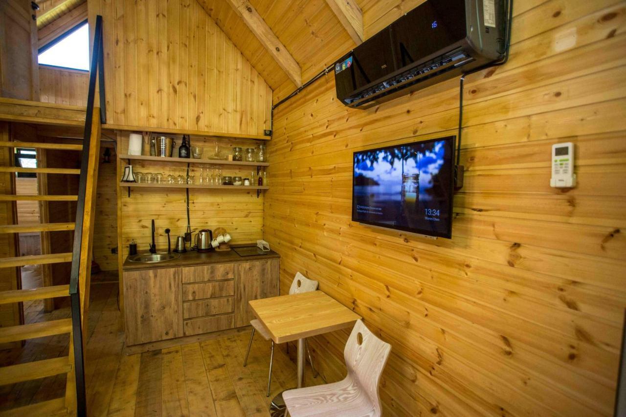 Woodpecker Ვუდფექერი Villa บาทูมิ ภายนอก รูปภาพ