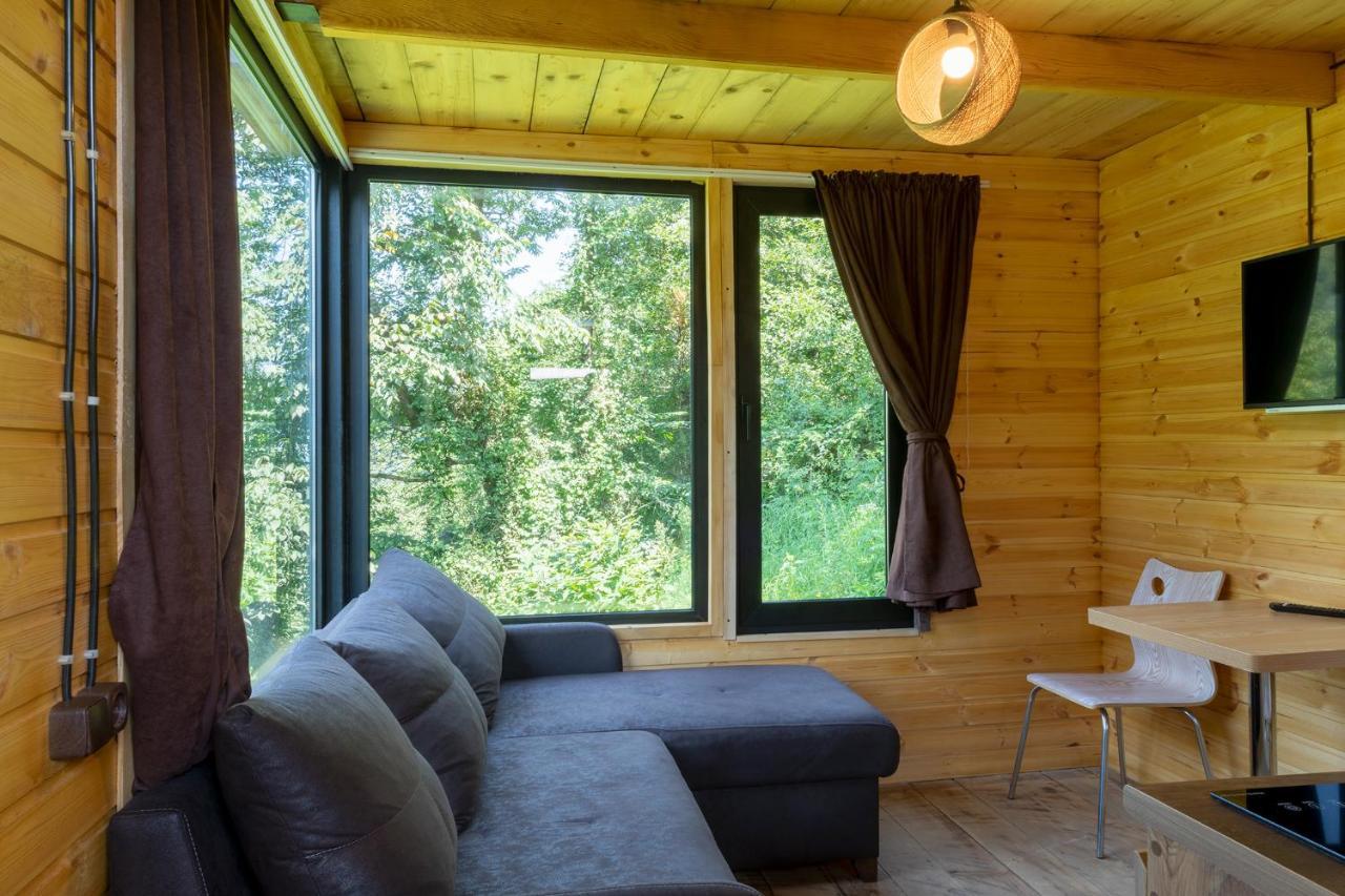 Woodpecker Ვუდფექერი Villa บาทูมิ ภายนอก รูปภาพ